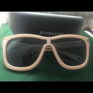 GIVENCHY SGV929